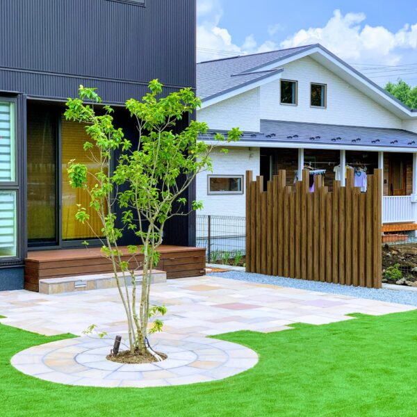 手付かずだったスペースをヨーロッパ風ガーデンに！～山梨県河口湖町～